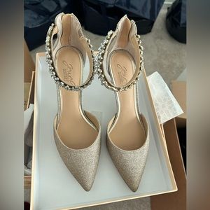 Badley Mischka jewel sandals size 8.5 never worn new in a box